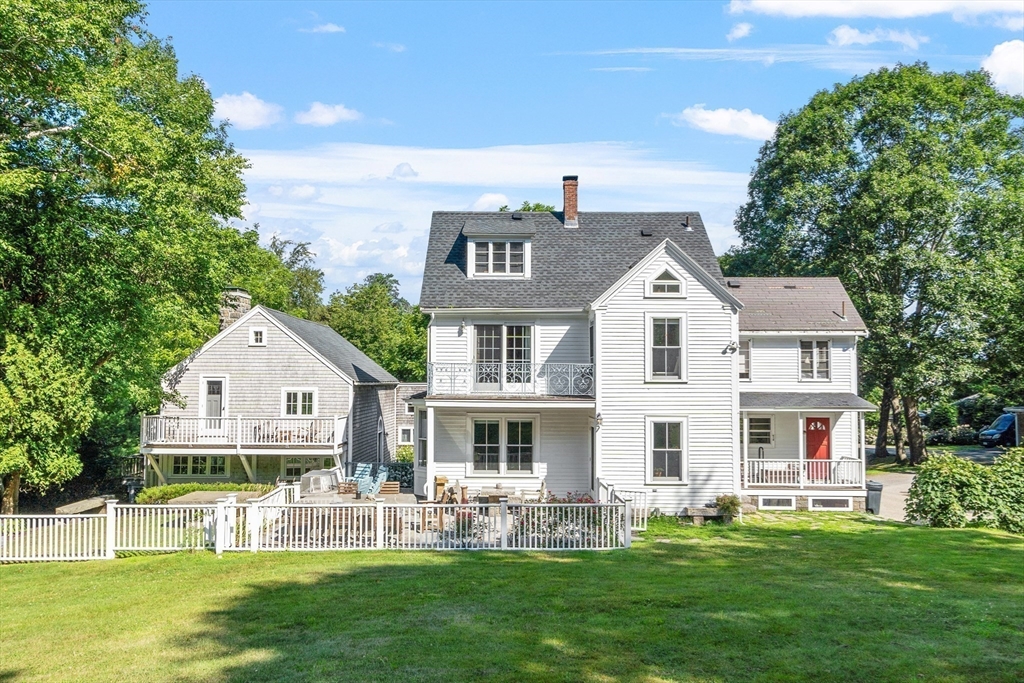 1255 Washington Street, Gloucester, Massachusetts, 4 Bedrooms Bedrooms, 7 Rooms Rooms,2.5 BathroomsBathrooms,Residential,For Sale,Washington Street,73550282