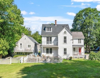 1255 Washington Street, Gloucester, Massachusetts, 4 Bedrooms Bedrooms, 7 Rooms Rooms,2.5 BathroomsBathrooms,Residential,For Sale,Washington Street,73550282