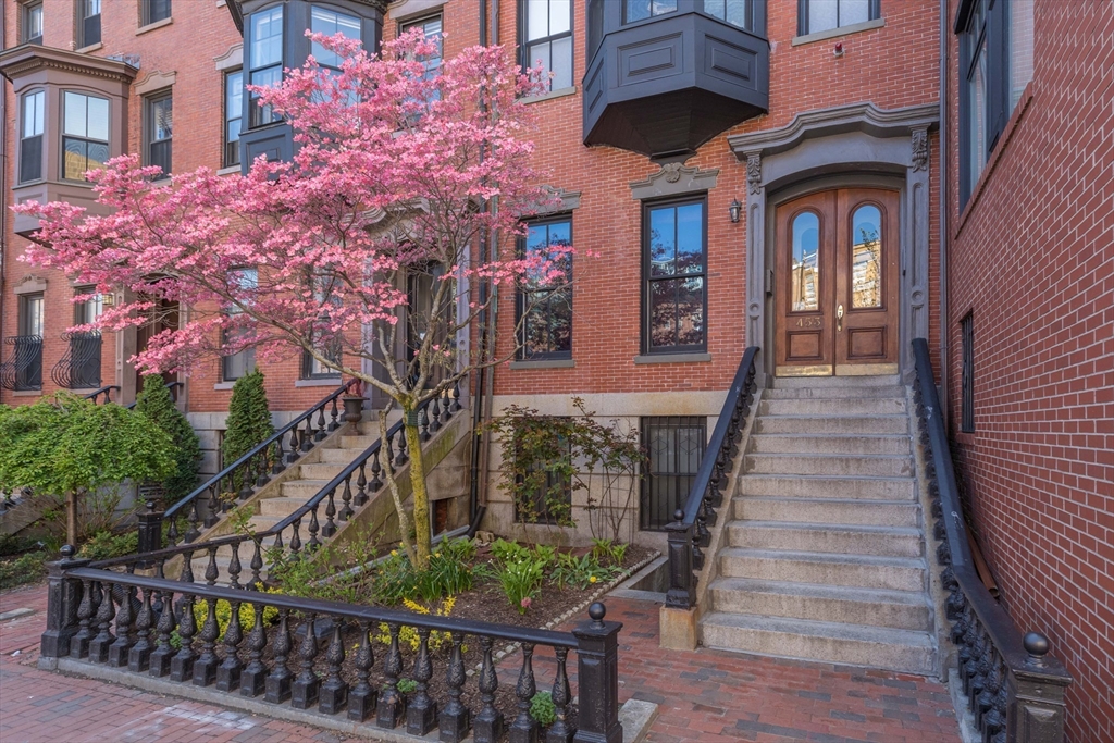 453 Massachussetts Ave, Boston, Massachusetts, 1 Bedroom Bedrooms, 4 Rooms Rooms,1 BathroomBathrooms,Residential Lease,For Rent,Massachussetts Ave,73550287