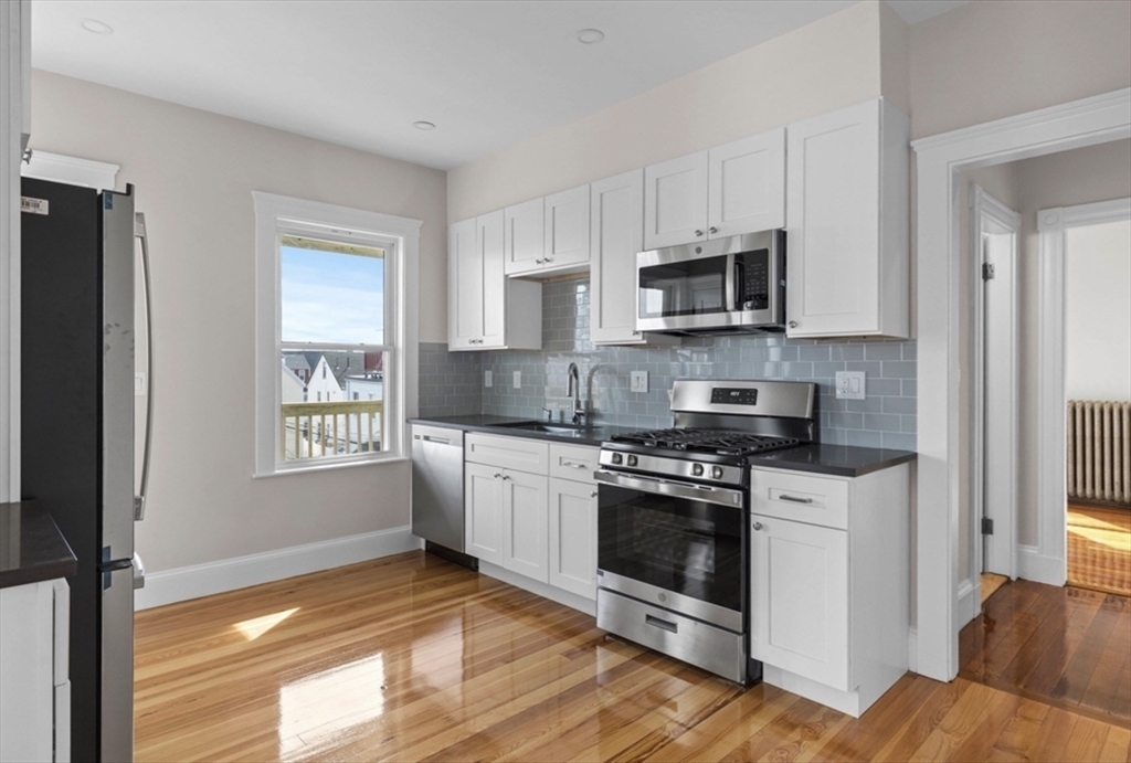 7 Speedwell St, Boston, Massachusetts, 3 Bedrooms Bedrooms, 6 Rooms Rooms,1 BathroomBathrooms,Residential Lease,For Rent,Speedwell St,73550291