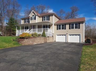 71 Eagle Dr, Dudley, Massachusetts, 3 Bedrooms Bedrooms, 8 Rooms Rooms,3 BathroomsBathrooms,Residential,For Sale,Eagle Dr,73550320