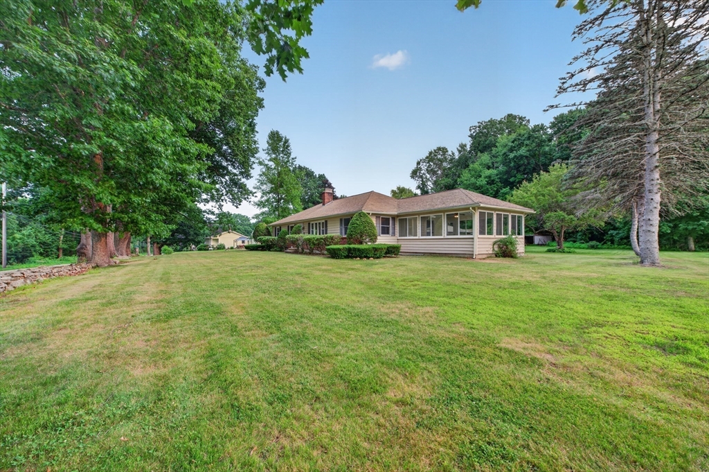 240 W Main Street, West Brookfield, Massachusetts, 2 Bedrooms Bedrooms, 6 Rooms Rooms,1.5 BathroomsBathrooms,Residential,For Sale,W Main Street,73550341