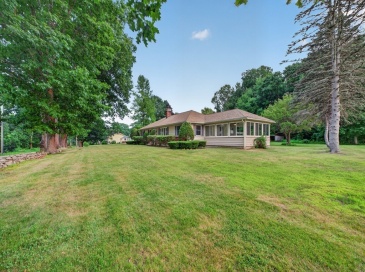 240 W Main Street, West Brookfield, Massachusetts, 2 Bedrooms Bedrooms, 6 Rooms Rooms,1.5 BathroomsBathrooms,Residential,For Sale,W Main Street,73550341 240 W Main Street, West Brookfield, Massachusetts, 2 Bedrooms Bedrooms, 6 Rooms Rooms,1.5 BathroomsBathrooms,Residential,For Sale,W Main Street,73550341