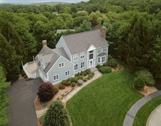9 Fieldstone Dr, Shrewsbury, Massachusetts, 4 Bedrooms Bedrooms, 10 Rooms Rooms,2.5 BathroomsBathrooms,Residential,For Sale,Fieldstone Dr,73550363