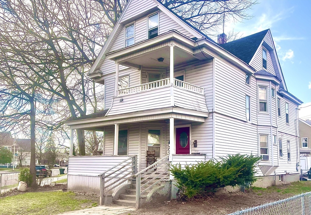 735 Belmont Ave, Springfield, Massachusetts, 3 Bedrooms Bedrooms, 5 Rooms Rooms,1 BathroomBathrooms,Residential Lease,For Rent,Belmont Ave,73550361