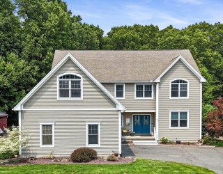 48 Landing Drive, Chicopee, Massachusetts, 4 Bedrooms Bedrooms, 8 Rooms Rooms,3.5 BathroomsBathrooms,Residential,For Sale,Landing Drive,73550374