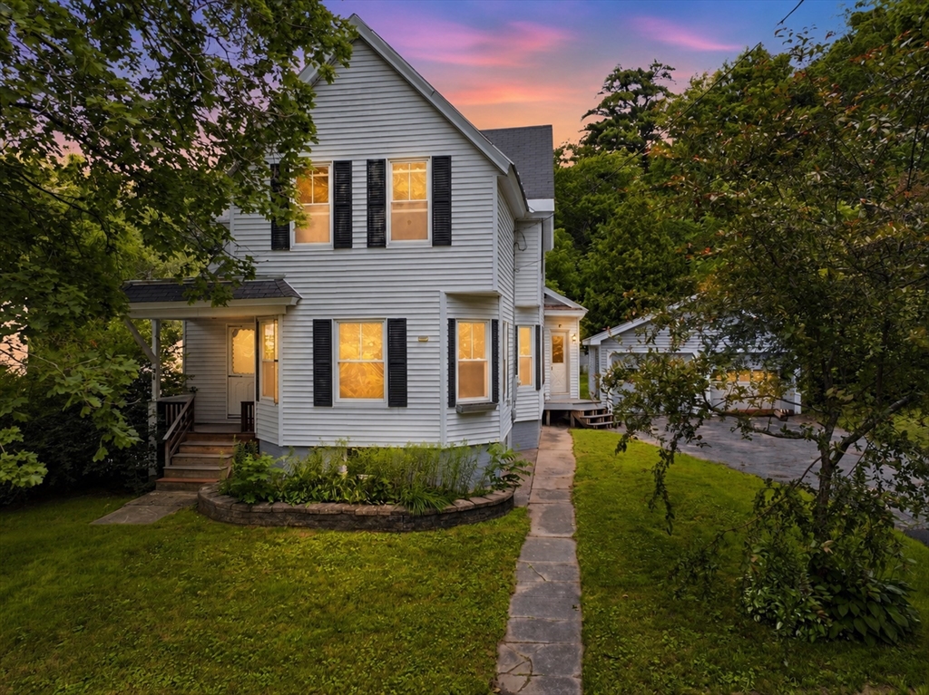 31 Lincoln Ave, Orange, Massachusetts, 3 Bedrooms Bedrooms, 7 Rooms Rooms,1.5 BathroomsBathrooms,Residential,For Sale,Lincoln Ave,73550279