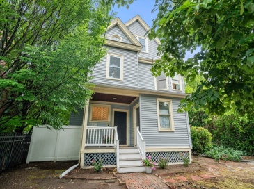 7 Russell Street, Cambridge, Massachusetts, 2 Bedrooms Bedrooms, 4 Rooms Rooms,1 BathroomBathrooms,Residential,For Sale,Russell Street,73550288 7 Russell Street, Cambridge, Massachusetts, 2 Bedrooms Bedrooms, 4 Rooms Rooms,1 BathroomBathrooms,Residential,For Sale,Russell Street,73550288
