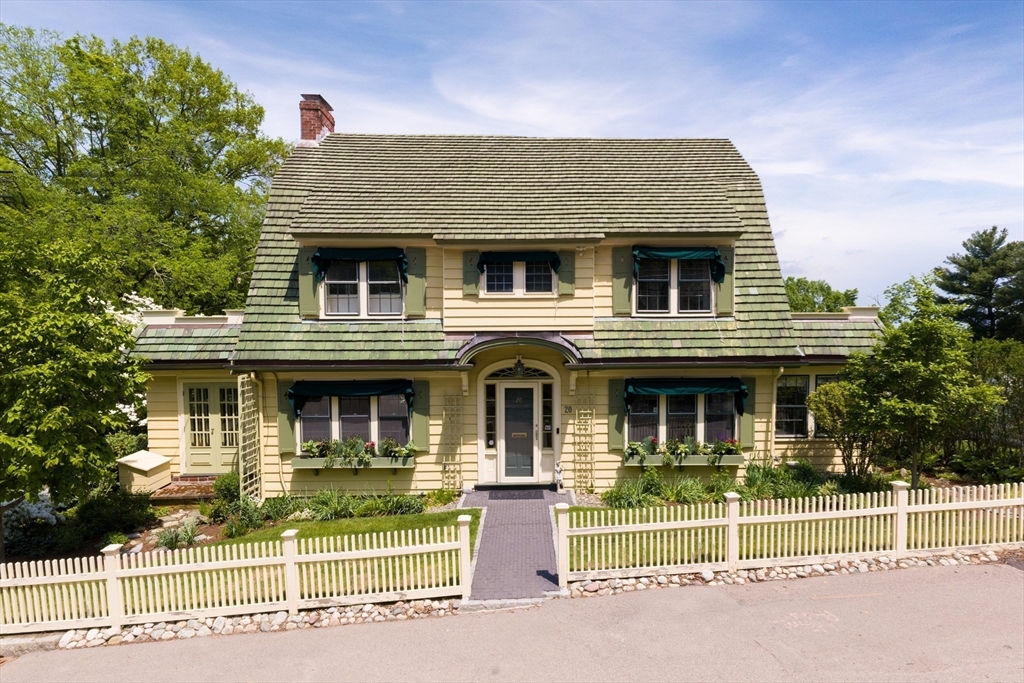 20 Moss Hill Rd, Boston, Massachusetts, 5 Bedrooms Bedrooms, 12 Rooms Rooms,2.5 BathroomsBathrooms,Residential,For Sale,Moss Hill Rd,73529459