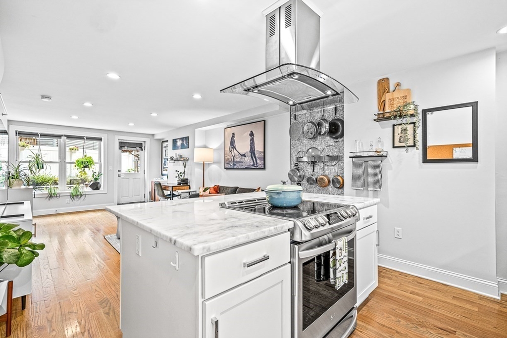 57 Broadway, Chelsea, Massachusetts, 2 Bedrooms Bedrooms, 6 Rooms Rooms,2 BathroomsBathrooms,Residential,For Sale,Broadway,73550427