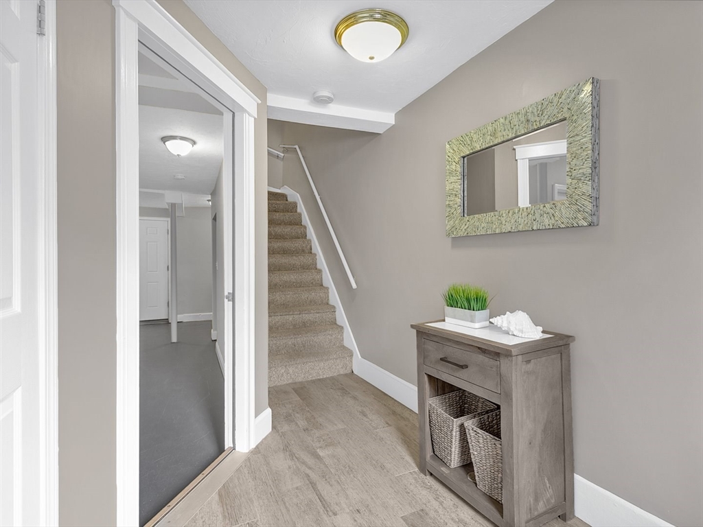 36 Telegraph St, Boston, Massachusetts, 3 Bedrooms Bedrooms, 5 Rooms Rooms,1 BathroomBathrooms,Residential Lease,For Rent,Telegraph St,73550426