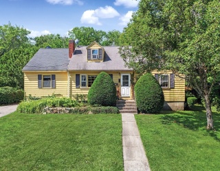201 Stone St, Walpole, Massachusetts, 4 Bedrooms Bedrooms, 7 Rooms Rooms,2 BathroomsBathrooms,Residential,For Sale,Stone St,73550443