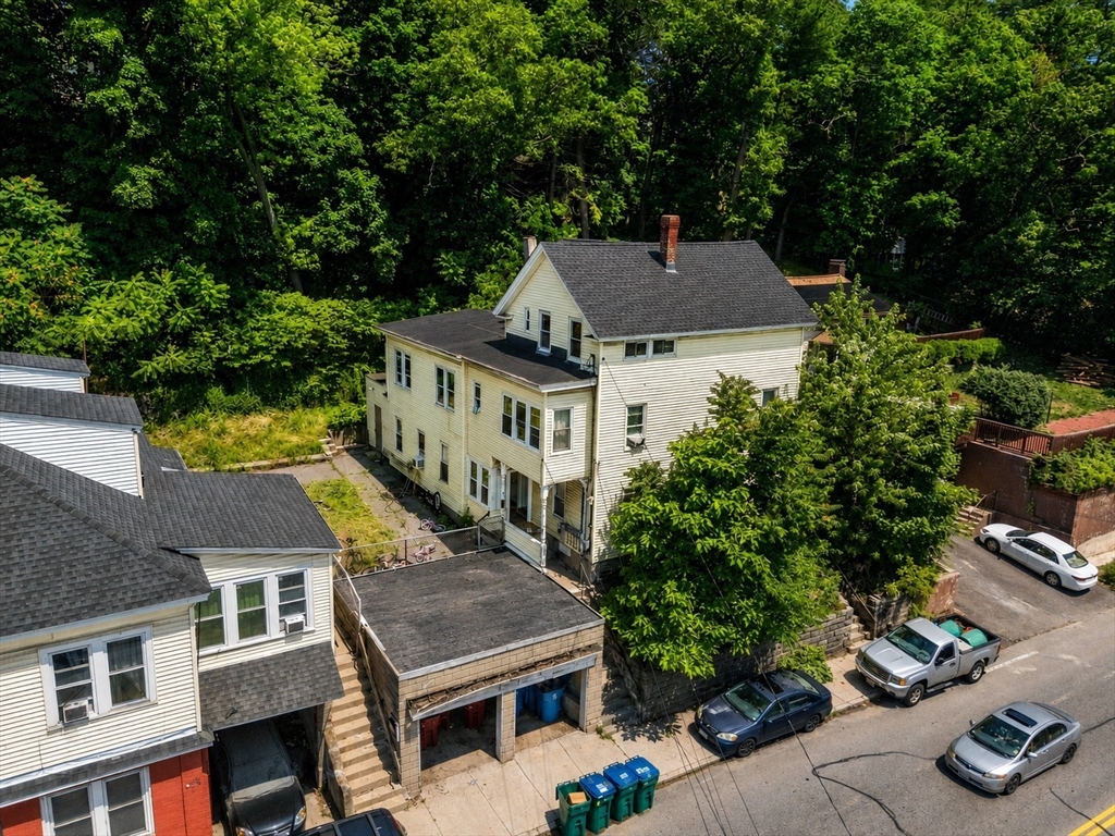 316 Rogers St, Lowell, Massachusetts, 9 Bedrooms Bedrooms, 17 Rooms Rooms,5 BathroomsBathrooms,Residential Income,For Sale,Rogers St,73550450