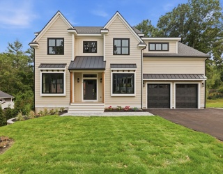4 Eastern Ave, Burlington, Massachusetts, 6 Bedrooms Bedrooms, 12 Rooms Rooms,6.5 BathroomsBathrooms,Residential,For Sale,Eastern Ave,73550463