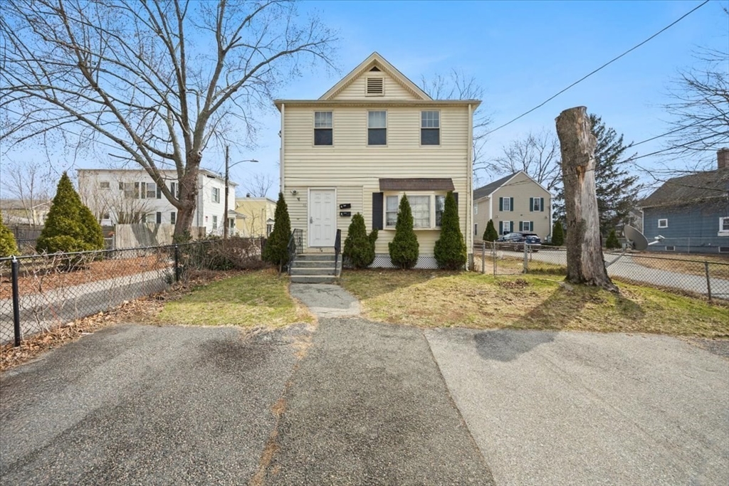 56 Parker St, Attleboro, Massachusetts, 5 Bedrooms Bedrooms, 10 Rooms Rooms,2 BathroomsBathrooms,Residential Income,For Sale,Parker St,73550470