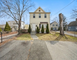 56 Parker St, Attleboro, Massachusetts, 5 Bedrooms Bedrooms, 10 Rooms Rooms,2 BathroomsBathrooms,Residential Income,For Sale,Parker St,73550470