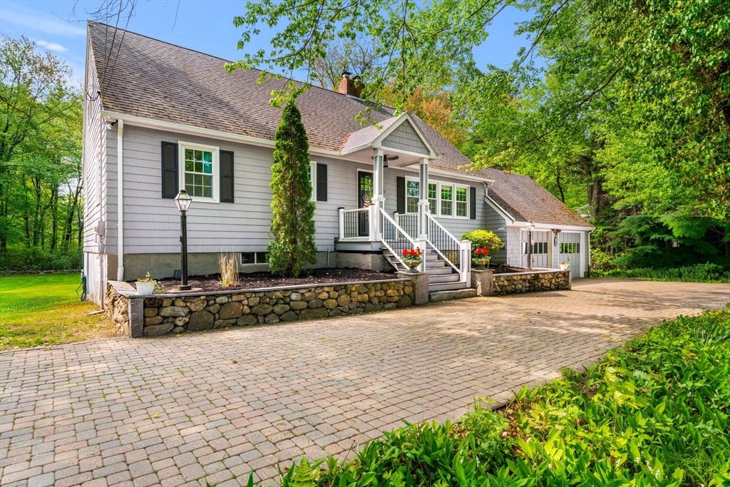 28 Ballardvale Road, Andover, Massachusetts, 3 Bedrooms Bedrooms, 7 Rooms Rooms,2 BathroomsBathrooms,Residential,For Sale,Ballardvale Road,73524611