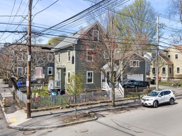 149 Elm Street, Marblehead, Massachusetts, 5 Bedrooms Bedrooms, 10 Rooms Rooms,2.5 BathroomsBathrooms,Residential Income,For Sale,Elm Street,73504056