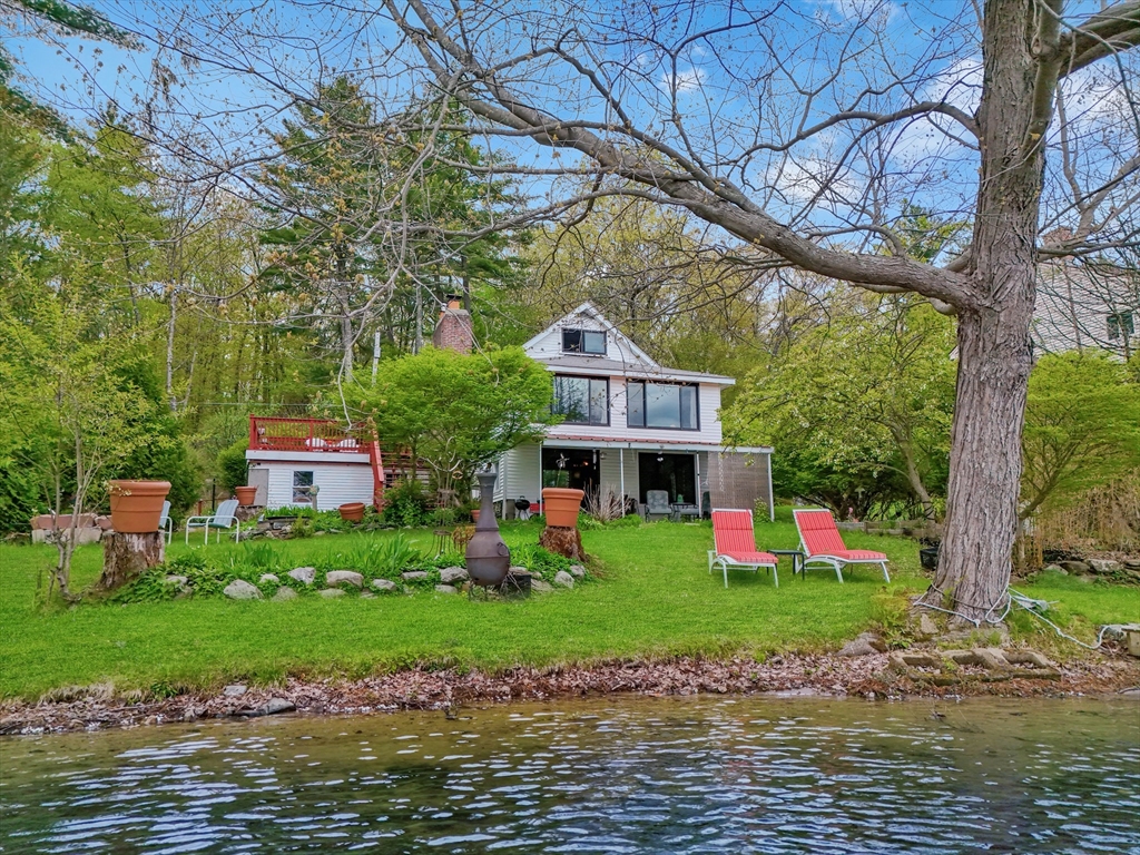 31 Spring St, Lunenburg, Massachusetts, 3 Bedrooms Bedrooms, 7 Rooms Rooms,2 BathroomsBathrooms,Residential,For Sale,Spring St,73511842