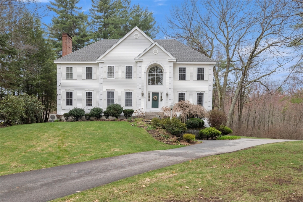 26 Greenfield Dr, Plaistow, New Hampshire, 4 Bedrooms Bedrooms, 9 Rooms Rooms,2.5 BathroomsBathrooms,Residential,For Sale,Greenfield Dr,73505218