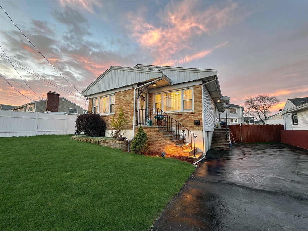 27 Pemberton Street, Revere, Massachusetts, 3 Bedrooms Bedrooms, 5 Rooms Rooms,2.5 BathroomsBathrooms,Residential,For Sale,Pemberton Street,73513345