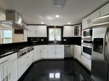 1318 Salem St, Malden, Massachusetts, 4 Bedrooms Bedrooms, 8 Rooms Rooms,2 BathroomsBathrooms,Residential Lease,For Rent,Salem St,73531470