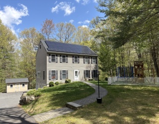 683 Nw Main St, Douglas, Massachusetts, 4 Bedrooms Bedrooms, 8 Rooms Rooms,2.5 BathroomsBathrooms,Residential,For Sale,Nw Main St,73507726