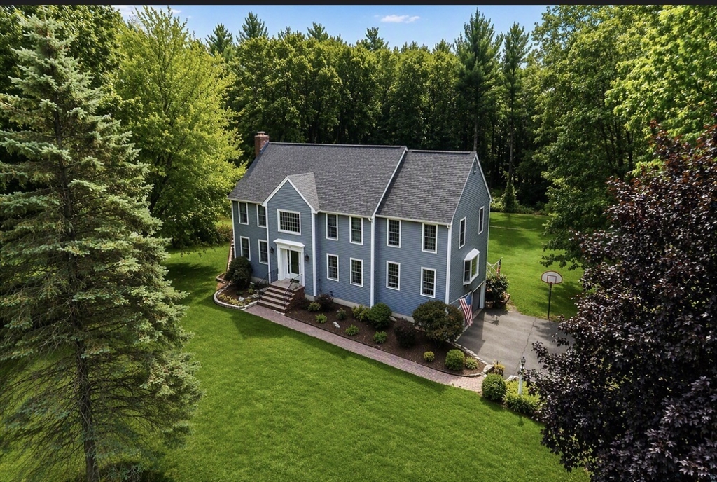 39 Spring Hill Rd, North Andover, Massachusetts, 4 Bedrooms Bedrooms, 9 Rooms Rooms,2.5 BathroomsBathrooms,Residential,For Sale,Spring Hill Rd,73550513