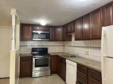 770 Cummins Hwy, Boston, Massachusetts, 2 Bedrooms Bedrooms, 5 Rooms Rooms,1 BathroomBathrooms,Residential Lease,For Rent,Cummins Hwy,73550532