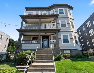 15 Bailey Street, Boston, Massachusetts, 6 Bedrooms Bedrooms, 16 Rooms Rooms,3 BathroomsBathrooms,Residential Income,For Sale,Bailey Street,73550409