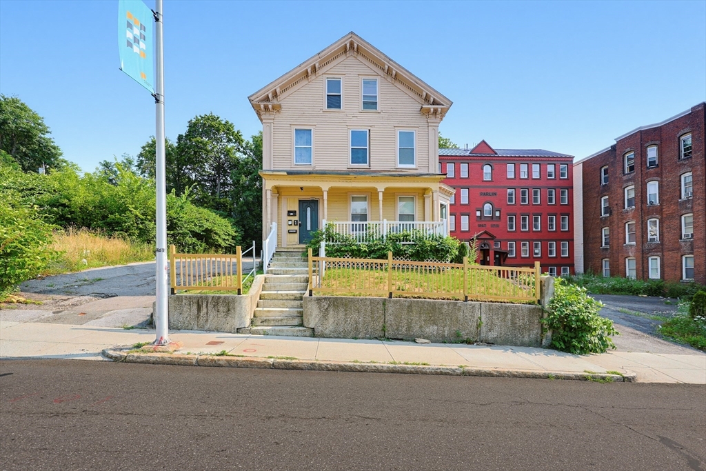230 Pleasant St, Worcester, Massachusetts, 8 Bedrooms Bedrooms, 15 Rooms Rooms,3 BathroomsBathrooms,Residential Income,For Sale,Pleasant St,73550467