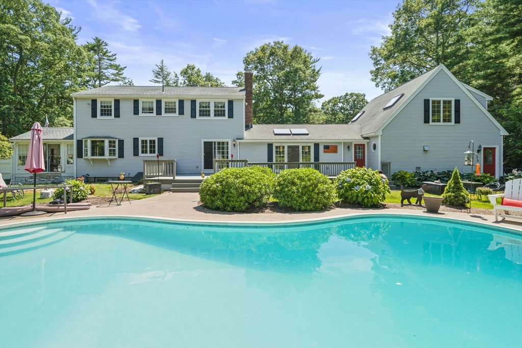 453 Elm St, Duxbury, Massachusetts, 4 Bedrooms Bedrooms, 9 Rooms Rooms,3.5 BathroomsBathrooms,Residential,For Sale,Elm St,73550570