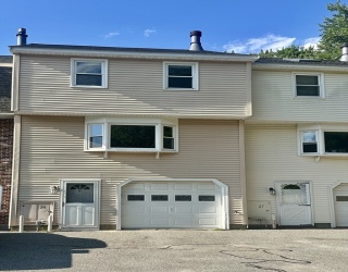 52 Frederick St, Dracut, Massachusetts, 2 Bedrooms Bedrooms, 4 Rooms Rooms,1.5 BathroomsBathrooms,Residential Lease,For Rent,Frederick St,73550597
