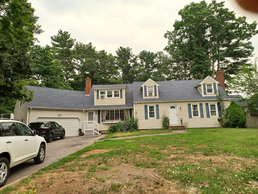 1086 Burt Street, Taunton, Massachusetts, 6 Bedrooms Bedrooms, 10 Rooms Rooms,3.5 BathroomsBathrooms,Residential,For Sale,Burt Street,73550557
