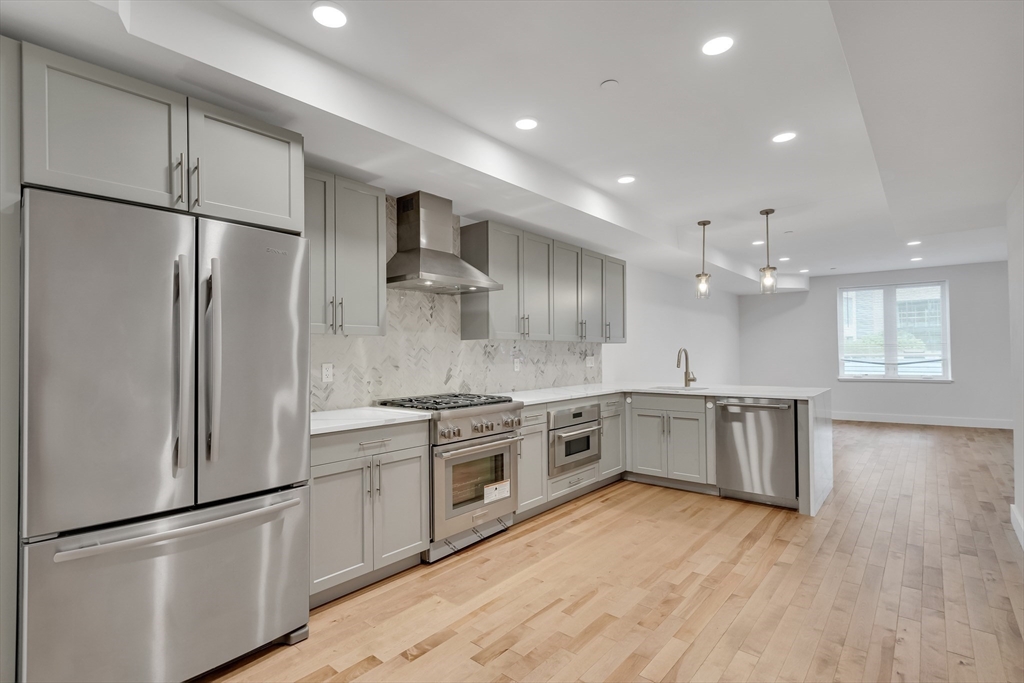 50 Hichborn St, Boston, Massachusetts, 2 Bedrooms Bedrooms, 5 Rooms Rooms,2 BathroomsBathrooms,Residential,For Sale,Hichborn St,73550600