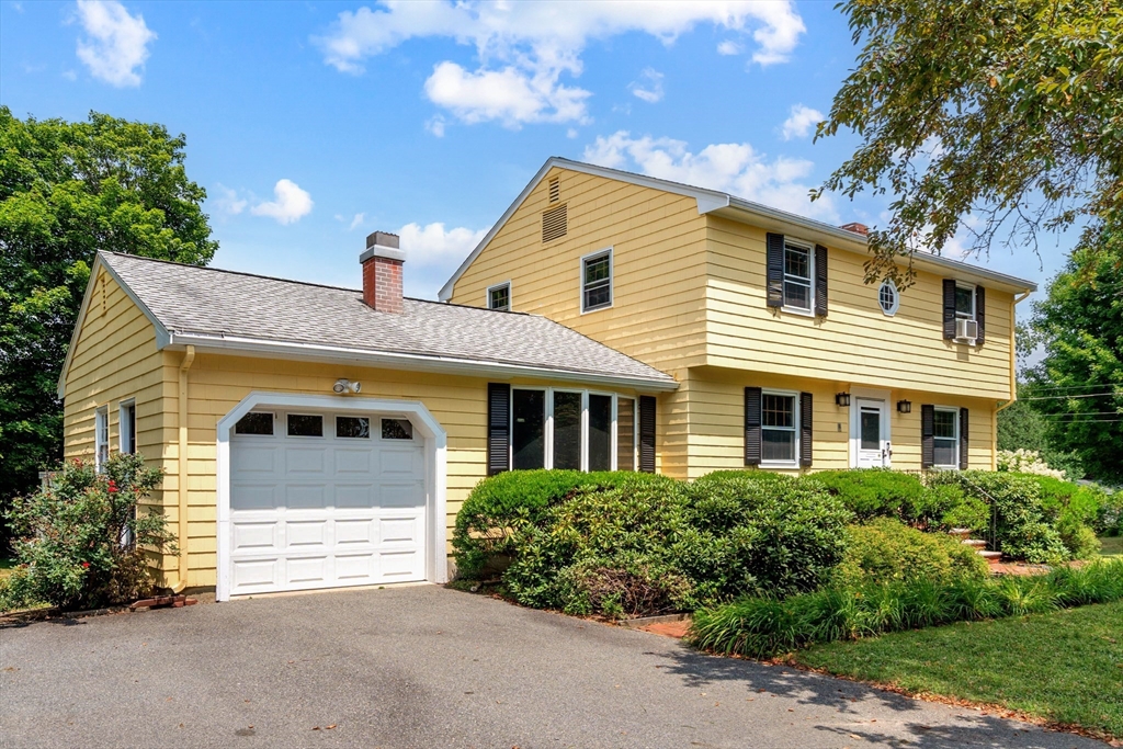68 Dalton Rd, Concord, Massachusetts, 4 Bedrooms Bedrooms, 10 Rooms Rooms,2 BathroomsBathrooms,Residential,For Sale,Dalton Rd,73550602
