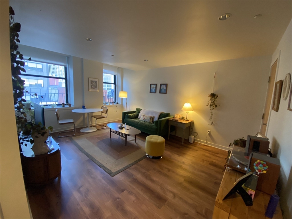 131 Tremont Street, Boston, Massachusetts, 2 Bedrooms Bedrooms, 3 Rooms Rooms,1 BathroomBathrooms,Residential Lease,For Rent,Tremont Street,73550489