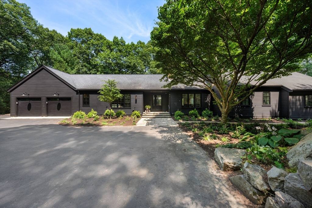 34 Hilltop Rd, Weston, Massachusetts, 4 Bedrooms Bedrooms, 11 Rooms Rooms,3.5 BathroomsBathrooms,Residential,For Sale,Hilltop Rd,73550628