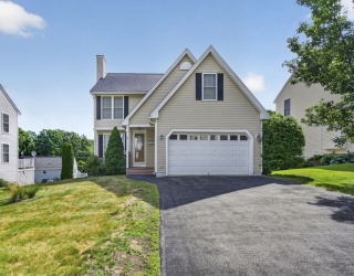 199 Heathrow, Manchester, New Hampshire, 3 Bedrooms Bedrooms, 6 Rooms Rooms,1.5 BathroomsBathrooms,Residential,For Sale,Heathrow,73550653