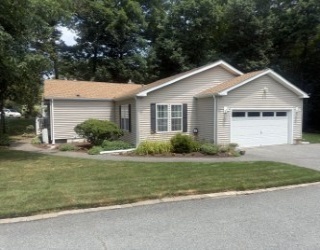 307 Blueberry Circle, Middleboro, Massachusetts, 3 Bedrooms Bedrooms, 7 Rooms Rooms,2 BathroomsBathrooms,Residential,For Sale,Blueberry Circle,73550717