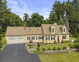 205 W Elm St, Pembroke, Massachusetts, 3 Bedrooms Bedrooms, 7 Rooms Rooms,1.5 BathroomsBathrooms,Residential,For Sale,W Elm St,73550520