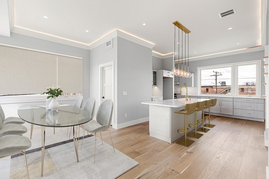 308 Newton Street, Waltham, Massachusetts, 4 Bedrooms Bedrooms, 9 Rooms Rooms,3.5 BathroomsBathrooms,Residential,For Sale,Newton Street,73550821