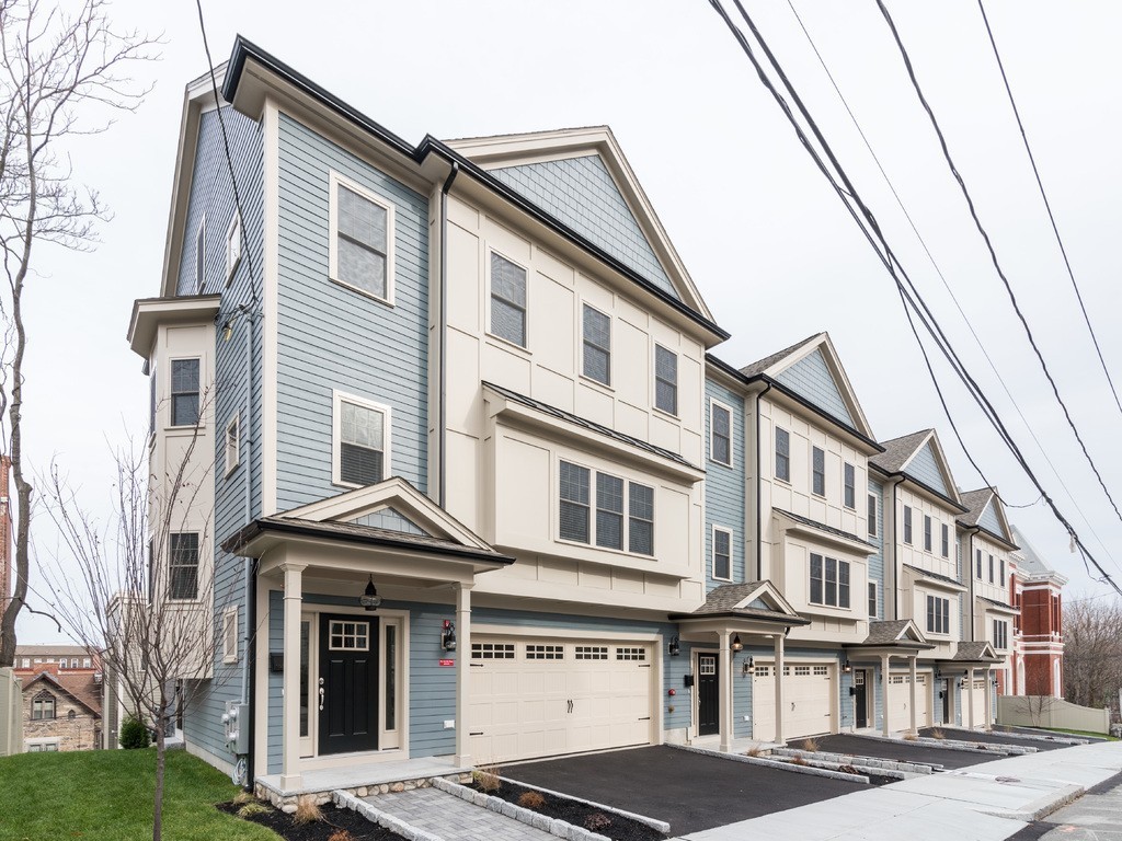 38 Millmont St, Boston, Massachusetts, 3 Bedrooms Bedrooms, 5 Rooms Rooms,2.5 BathroomsBathrooms,Residential Lease,For Rent,Millmont St,73550819