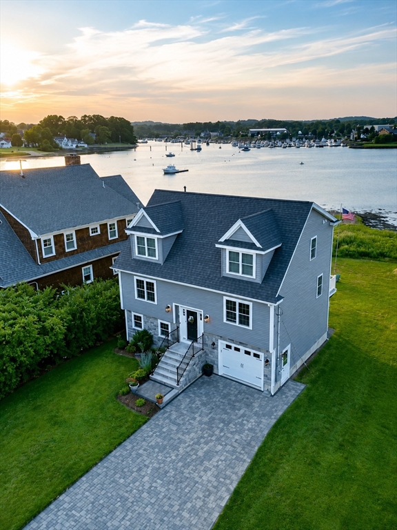 59 Riverview Ave, Danvers, Massachusetts, 3 Bedrooms Bedrooms, 6 Rooms Rooms,3.5 BathroomsBathrooms,Residential,For Sale,Riverview Ave,73550811