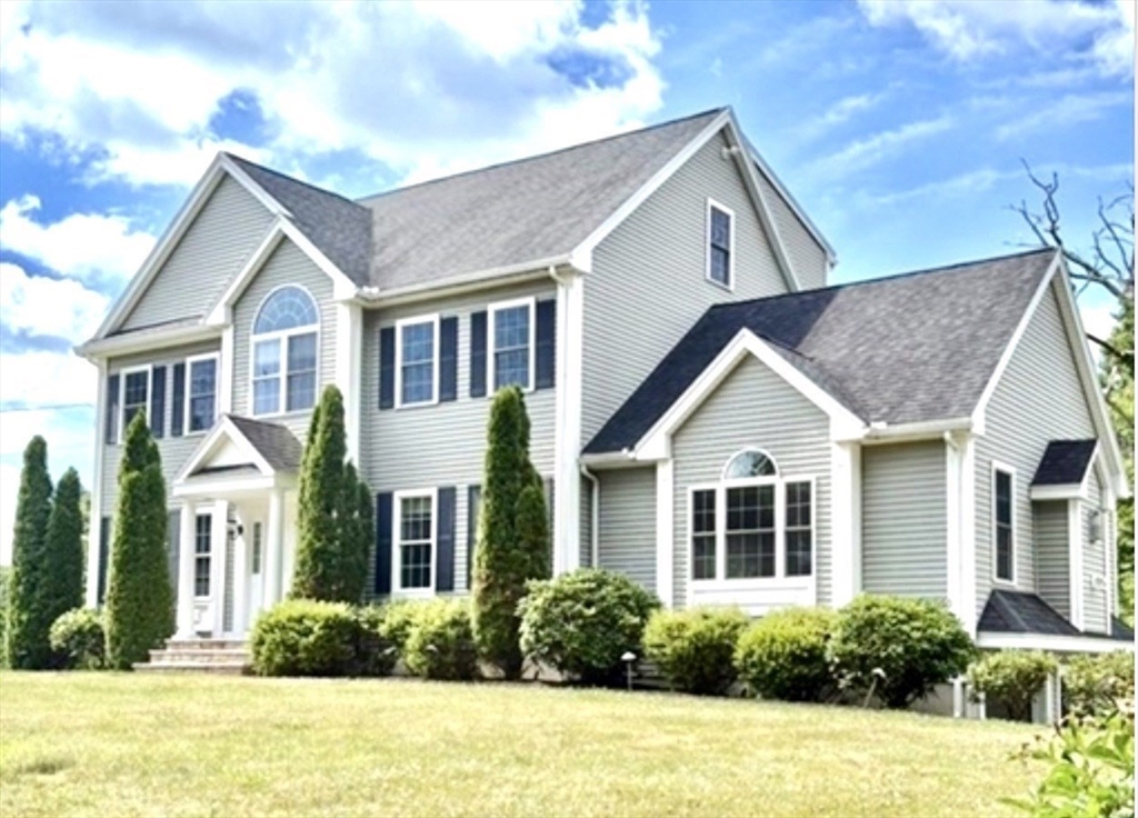 1055 Salem Street, North Andover, Massachusetts, 5 Bedrooms Bedrooms, 10 Rooms Rooms,3.5 BathroomsBathrooms,Residential,For Sale,Salem Street,73550838