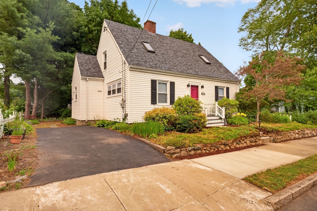 414 Archer St, Fall River, Massachusetts, 3 Bedrooms Bedrooms, 4 Rooms Rooms,2 BathroomsBathrooms,Residential,For Sale,Archer St,73550731