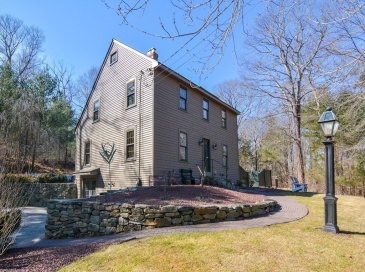 187 Blackstone Street, Mendon, Massachusetts, 3 Bedrooms Bedrooms, 7 Rooms Rooms,2.5 BathroomsBathrooms,Residential,For Sale,Blackstone Street,73550568 187 Blackstone Street, Mendon, Massachusetts, 3 Bedrooms Bedrooms, 7 Rooms Rooms,2.5 BathroomsBathrooms,Residential,For Sale,Blackstone Street,73550568