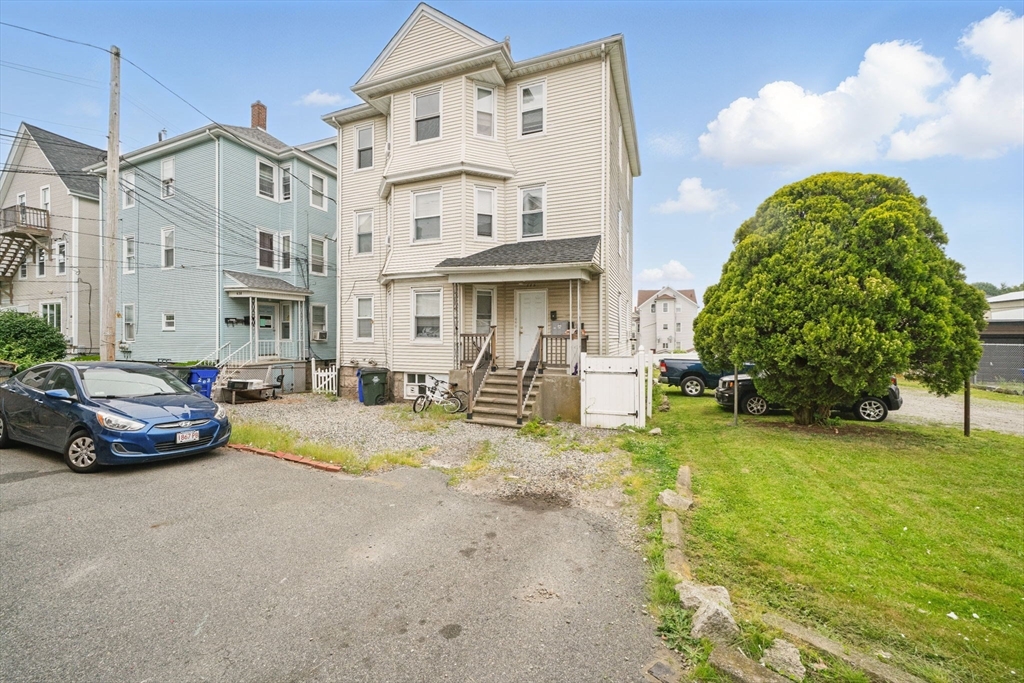 646 Birch St, Fall River, Massachusetts, 9 Bedrooms Bedrooms, 21 Rooms Rooms,3 BathroomsBathrooms,Residential Income,For Sale,Birch St,73550854