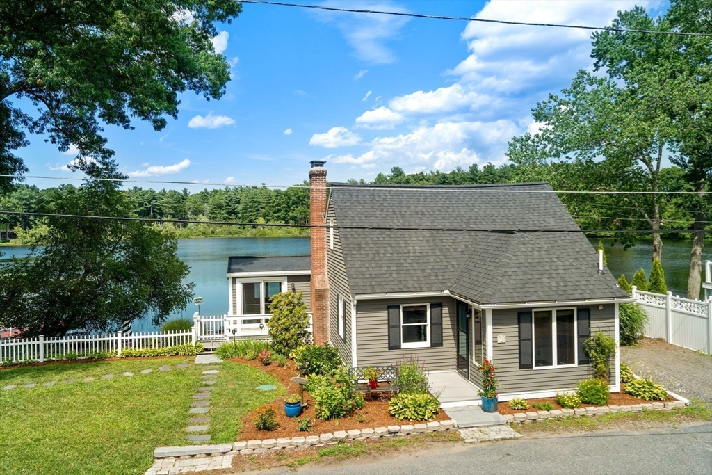 32 Treasure Island Rd, Plainville, Massachusetts, 2 Bedrooms Bedrooms, 8 Rooms Rooms,1 BathroomBathrooms,Residential,For Sale,Treasure Island Rd,73550703