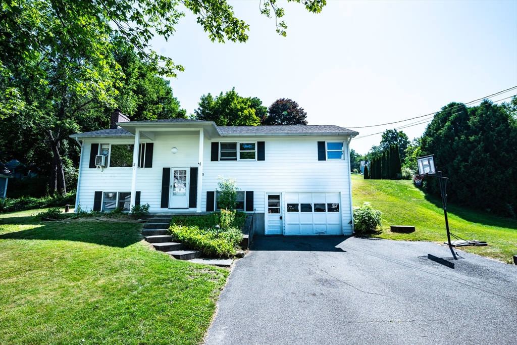 13 Church St, Erving, Massachusetts, 3 Bedrooms Bedrooms, 5 Rooms Rooms,2.5 BathroomsBathrooms,Residential,For Sale,Church St,73550578